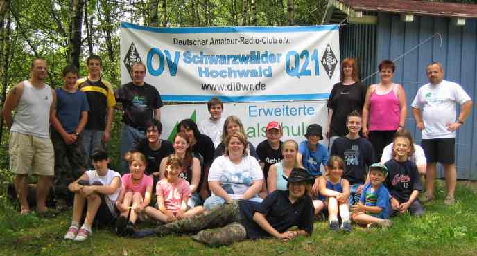 Gruppenbild aller Teilnehmer